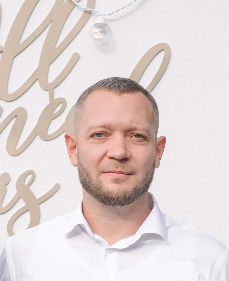 Евгений Тарасов